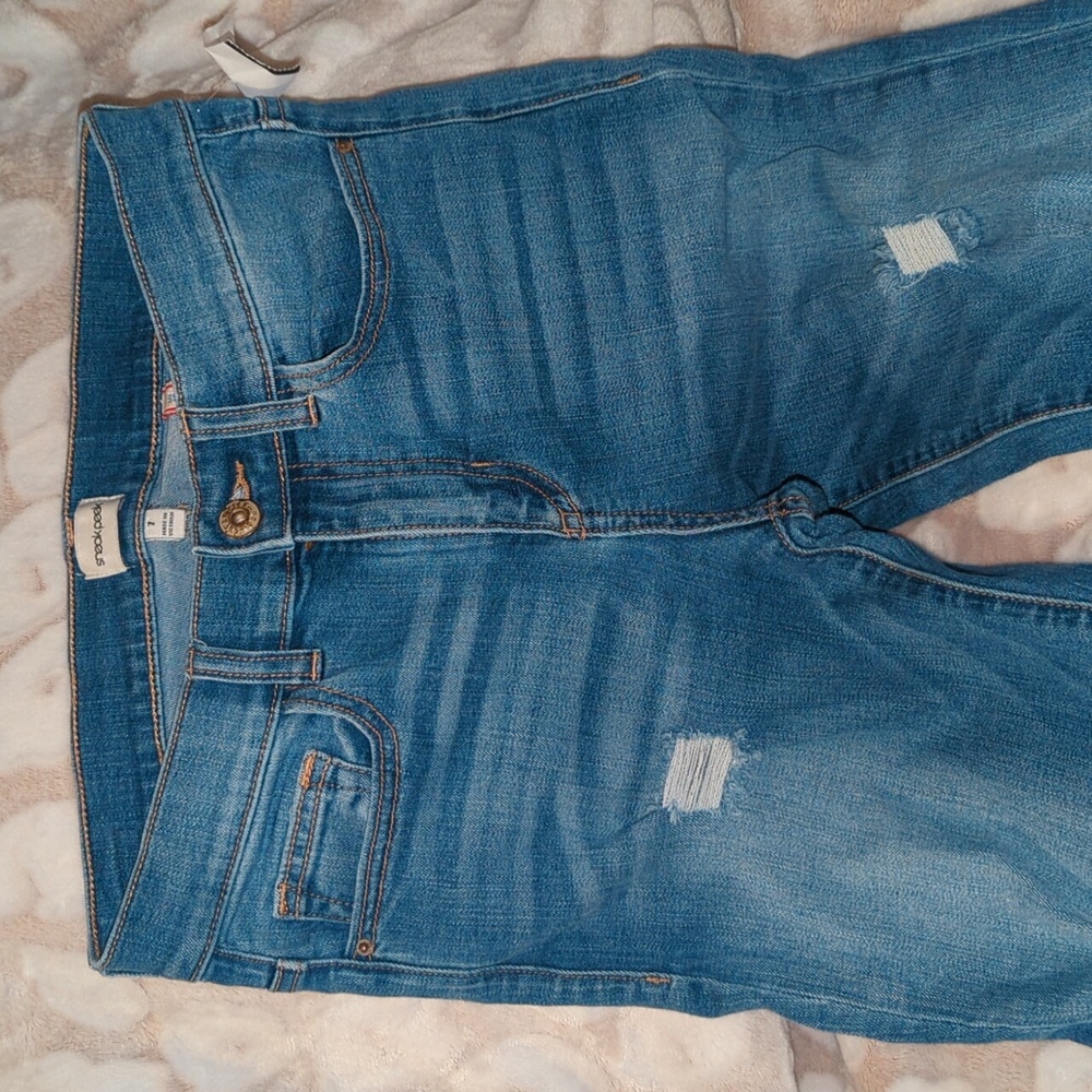 Sneak Peek Jeans